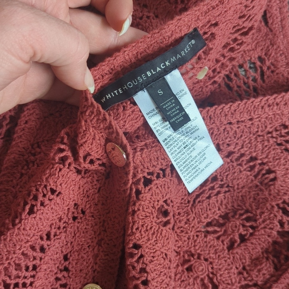 White House Black Market Linen Crochet Flutter Sleeve Maroon Blouse Size Small - Picture 6 of 7